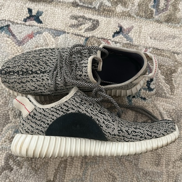 SOLD - Yeezy Boost 350 - Size 7 - Turtle Dove - Picture 3 of 4